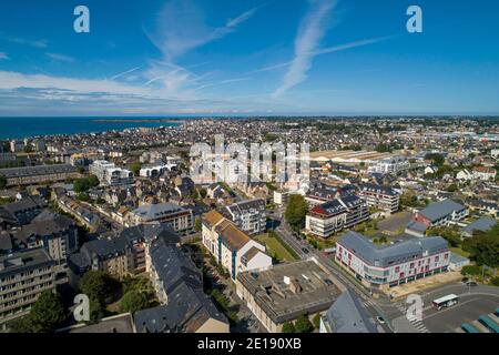 Saint-Malo (Bretagne, Nordwestfrankreich): Luftaufnahme der Stadt vom Platz vor dem Bahnhof ("Place de la Gare"), dem nordöstlichen di Stockfoto