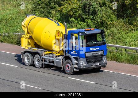 Breedon Ready Mix Betonlieferant; Spedition Lieferwagen, starre LKW, schwere Nutzfahrzeuge, Transport, LKW, Zement-Frachtführer, DAF-Fahrzeug, Europäische Nutztransportindustrie LKW, M6 in Manchester, Großbritannien Stockfoto