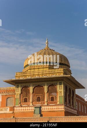 Turm der Tripolia Bazar Markt in Jaipur, Indien Stockfoto