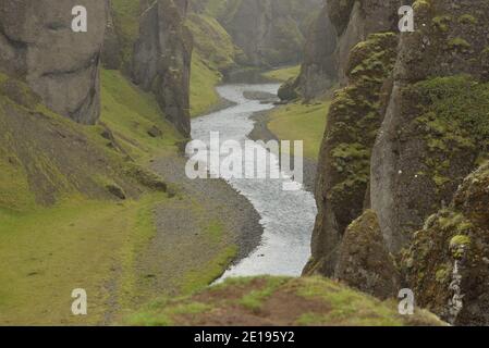 Fjaðrárgljúfur ( Fjädrargljufur ) Flussschlucht im Süden Islands Stockfoto