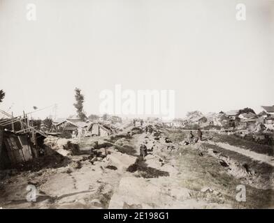 19. Jahrhundert Vintage-Foto: Erdbebenschäden, Erdrutsch, Japan, um 1890. Stockfoto