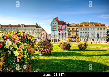 Union Square und seine alte barocke Fassade, Timisoara, Timis County, Rumänien. Foto aufgenommen am 21. April 2019. Stockfoto