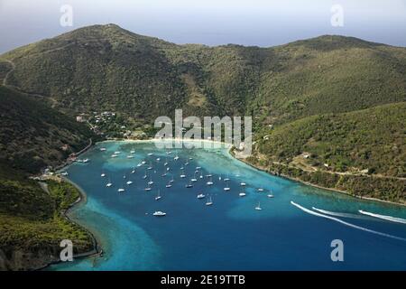 Britische Jungferninseln: Großer Hafen auf Jost Van Dyke. Die Vervielfältigung in nautischen Zeitschriften, nautischen Führern oder nautischen Websites ist verboten. Stockfoto