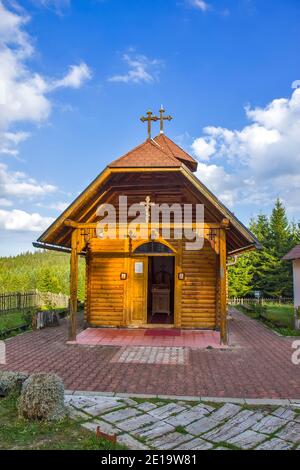 Holzkloster der Heiligen Kosmas und Damian auf dem Zlatar Berg, Serbien Stockfoto