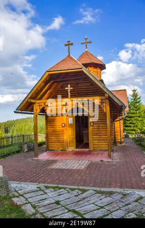 Holzkloster der Heiligen Kosmas und Damian auf dem Zlatar Berg, Serbien Stockfoto