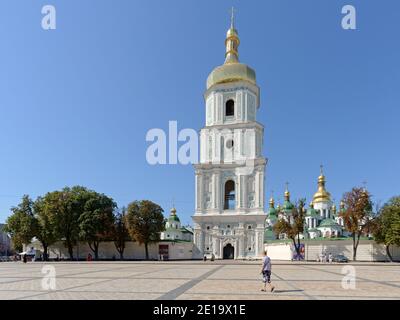 Glockenturm der Sophienkathedrale in Kiew, Ukraine. Erbaut im 11. Jahrhundert, ist die Kathedrale zum UNESCO-Weltkulturerbe Stockfoto