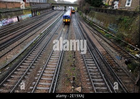 London, Großbritannien. Januar 2021. Normalerweise geschäftiges Clapham Junction ruhig unter Absperrung. Kredit: JOHNNY ARMSTEAD/Alamy Live Nachrichten Stockfoto