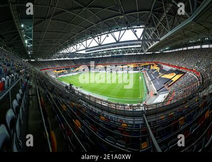 DEUTSCHLAND, DÜSSELDORF - 16. AUGUST 2020: Sportkomplex Esprit Arena in Düsseldorf. Fußballstadion Fortuna Stockfoto