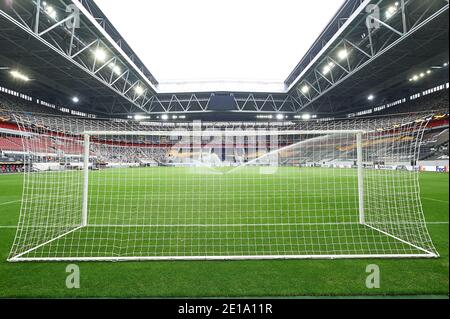 DEUTSCHLAND, DÜSSELDORF - 16. AUGUST 2020: Sportkomplex Esprit Arena in Düsseldorf. Fußballstadion Fortuna Stockfoto