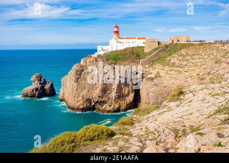 Panoramablick auf den Leuchtturm von Cape San Vicente, Algarve, Portugal Stockfoto