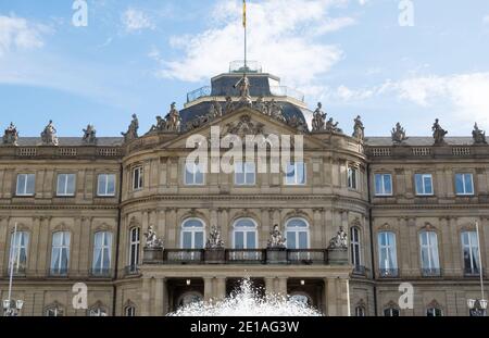 Das Neue Schloss, das am Schlossplatz in Stuttgart steht Stockfoto