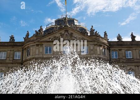 Das Neue Schloss, das am Schlossplatz in Stuttgart steht Stockfoto