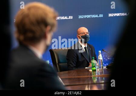 Der Präsident des Europäischen Rates, Charles Michel, wird während der Amtseinführung der portugiesischen rotierenden EU-Ratspräsidentschaft den Vorsitz im rat der Europäischen Union in der ersten Hälfte des Jahres 2021 führen. Der Vorsitz ist dafür verantwortlich, die Arbeit des Rates über EU-Rechtsvorschriften voranzutreiben, die Kontinuität der EU-Agenda, geordnete Gesetzgebungsprozesse und die Zusammenarbeit zwischen den Mitgliedstaaten sicherzustellen. Stockfoto