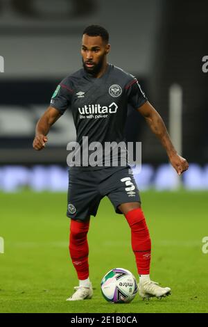 Tottenham Hotspur Stadium, London, Großbritannien. Januar 2021. Englisch Football League Cup Football, Carabao Cup, Tottenham Hotspur versus Brentford; Rico Henry of Brentford Kredit: Action Plus Sports/Alamy Live News Stockfoto