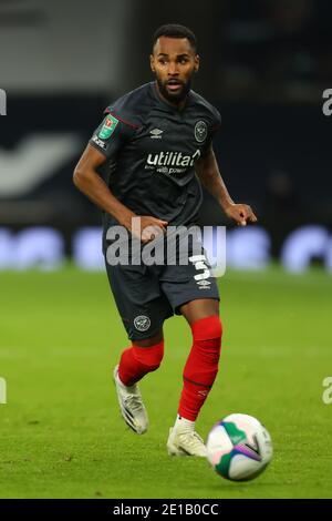 Tottenham Hotspur Stadium, London, Großbritannien. Januar 2021. Englisch Football League Cup Football, Carabao Cup, Tottenham Hotspur versus Brentford; Rico Henry of Brentford Kredit: Action Plus Sports/Alamy Live News Stockfoto