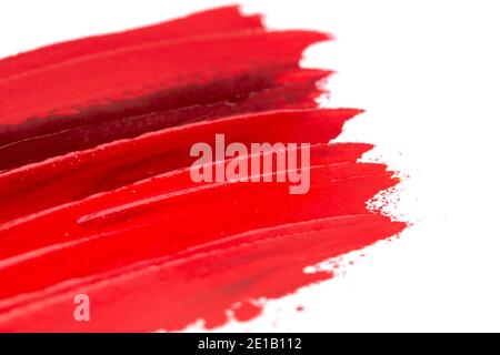 Fünf Farben von verschiedenen Lipstick-Farbfeldern isoliert auf einem Weiß Hintergrund Stockfoto