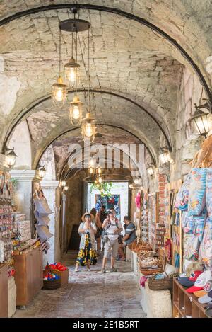 Die Altstadt Bazar, ein beliebtes Ziel für Touristen, die Souvenirs kaufen möchten. Stockfoto