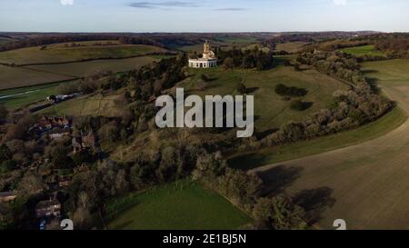 Luftaufnahmen von West Wycombe Mausoleum und Kirche Stockfoto