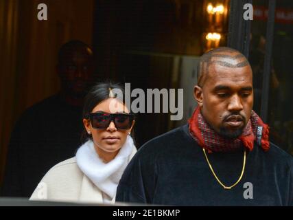 Berichte haben behauptet, dass die Ehe von Kim Kardashian und Kanye West nach sechs Jahren bald beendet ist - Akte - Kim Kardashian und Kanye West werden beim Verlassen des Büros von Balmain und Kim beim Eintreffen im Hotel Royal Monceau in Paris am 24. September 2014 beobachtet. Foto von ABACAPRESS.COM Stockfoto