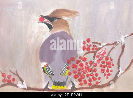 Böhmischer Wachsflügelvogel mit Eberesche auf Eberesche-Baum-Ast. (lat. Bombycilla garrulus) ist ein singvogel der Singvögel Stockfoto