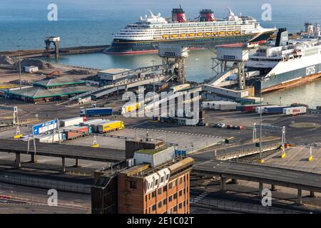 Leerer Hafen von Dover am 1. Januar 2021. Der Tag, an dem Großbritannien die EU verließ. Alles ruhig auf den Straßen in und um Dover. Stockfoto