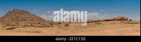 Blick von der kleinen Spitzkoppe auf die Spitzkoppe, Namibia Stockfoto