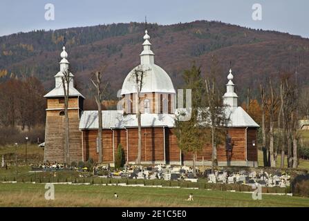 Kirche St. Ursula in Zlockie Dorf. Muszyna Bezirk. Polen Stockfoto