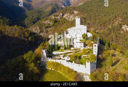 Schloss Avio in der Provinz Trient, Vallagarina, Trentino-Südtirol, norditalien, europa. Sabbionara mittelalterliche Burg. Stockfoto