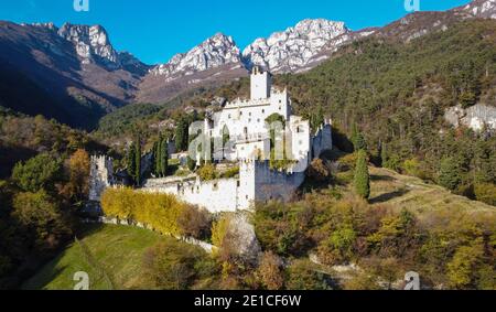 Schloss Avio in der Provinz Trient, Vallagarina, Trentino-Südtirol, norditalien, europa. Sabbionara mittelalterliche Burg. Stockfoto