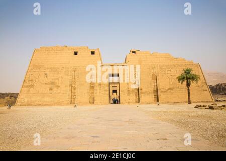 Ägypten, Luxor, Westjordanland, der Tempel von Ramesses 111 bei Medinet Habu, Pylon 1 Stockfoto