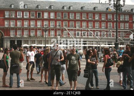 Plaza Mayor mit dem Gebäude Casa de la Panaderia Das Zentrum von Madrid Stockfoto