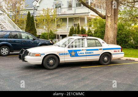 Lake County, Illinois, USA - 29. April 2012: Blick auf Ford Crown Victoria Lake County Sheriffs Department Police Car, Lake County, Illinois Stockfoto