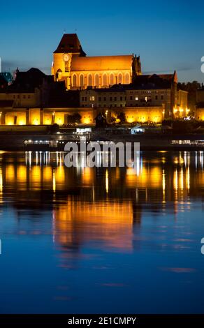 Kathedrale von St. John Baptist und St. John Evangelist und Philadelphia Boulevard in Torun. Polen Stockfoto