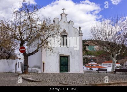 Kapelle des Heiligen Louis (Capela S. Louis), in der Alten Algarve Portugal EINE kleine Kirche im Barockstil, erbaut im 15. Jahrhundert. Stockfoto