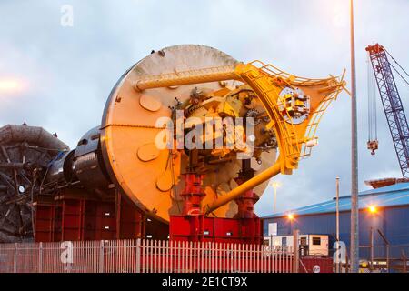 Ein PB150 Power Boje, Wellenenergiegerät an der Andockseite in Invergordon, Cromarty Firth Schottland. Die Power Boje wurde von Ocean Power Technology entwickelt Stockfoto