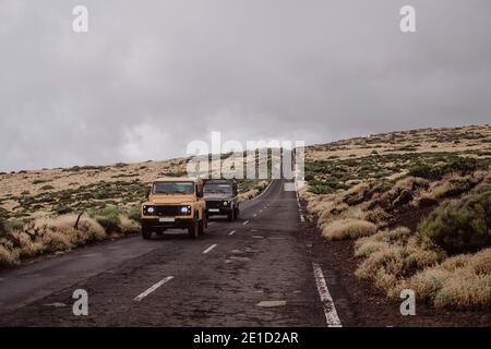 Straße durch die Winterlandschaft, Teneriffa, Kanarische Inseln, Spanien Stockfoto