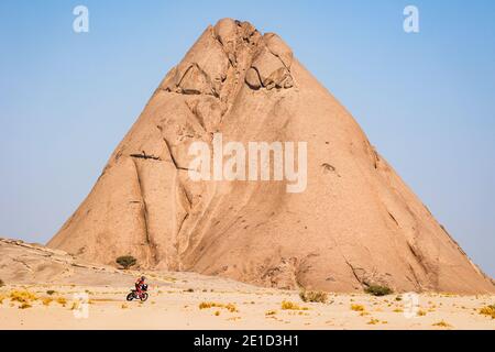 03 Price Toby (aus), KTM, Red Bull KTM Factory Team, Moto, Bike, Action während der 4. Etappe der Dakar 2021 zwischen Wadi Al Dawasir und Riad, in Saudi-Arabien am 6. Januar 2021 - Foto Florent Gooden / DPPI / LM Stockfoto