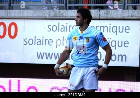 USA Perpignans Maxime Mermoz beim Rugby-Spiel der französischen Top 14, USAP gegen CA Brive im Aime Giral-Stadion in Perpignan, Südfrankreich am 2. Januar 2011. USAP gewann 23-16. Foto von Michel Clementz/ABACAPRESS.COM Stockfoto