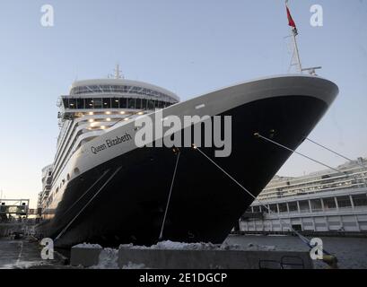 Bilder von Cunards neuestem Schiff, der neuen Queen Elizabeth, während sie sich auf ihre Jungfernfahrt von New York vorbereitet. Bilder aufgenommen am 14. Januar 2010. Foto von Dennis Van Tine/ABACAUSA.COM Stockfoto