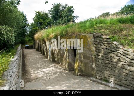 In diesem erste-Hilfe-Bunker schrieb Dr. John McCrae das Gedicht "in Flanders Fields", jetzt neben dem Essex Farm British Military Cemetery, Ypern, Belgien. Stockfoto