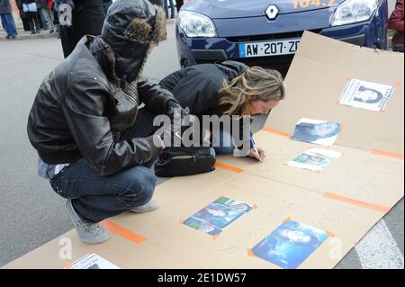 Marche organizee en memoire de Laetitia Perrais a Pornic, Frankreich, le 24 janvier 2011. Foto von Mousse/ABACAPRESS.COM Stockfoto