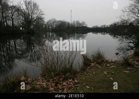 Le Corps de Laetitia Perrais, disparue depuis deux semaines, a été retrouvé mardi dépecé dans un Plan d'Eau situé sur la commune de Lavau-sur-Loire, Loire-Atlantique, Frankreich, le 1er Fevrier 2011. Son autopsie a montré qu'elle était morte étranglée. Foto von ABACAPRESS.COM Stockfoto