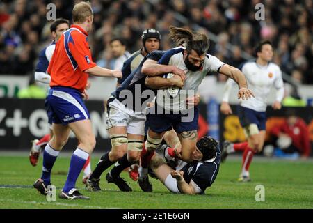 Frankreichs Sebastien Chabal beim Rugby RBS 6 Nations Turnier, Frankreich gegen Schottland, in St-Denis, Frankreich, am 5. Februar 2011. Frankreich gewann 34-21. Foto von Henri Szwarc/ABACAPRESS.COM Stockfoto