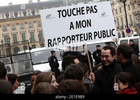 Versammlung und Streik der Verwaltungsrichter vor dem Justizministerium, Place Vendome, in Paris, Frankreich, am 09. Februar 2011. Foto von Stephane Lemouton/ABACAPRESS.COM Stockfoto