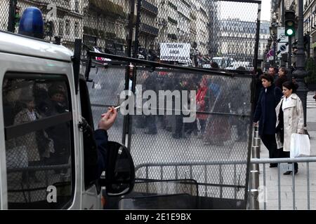 Versammlung und Streik der Verwaltungsrichter vor dem Justizministerium, Place Vendome, in Paris, Frankreich, am 09. Februar 2011. Foto von Stephane Lemouton/ABACAPRESS.COM Stockfoto