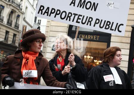 Versammlung und Streik der Verwaltungsrichter vor dem Justizministerium, Place Vendome, in Paris, Frankreich, am 09. Februar 2011. Foto von Stephane Lemouton/ABACAPRESS.COM Stockfoto