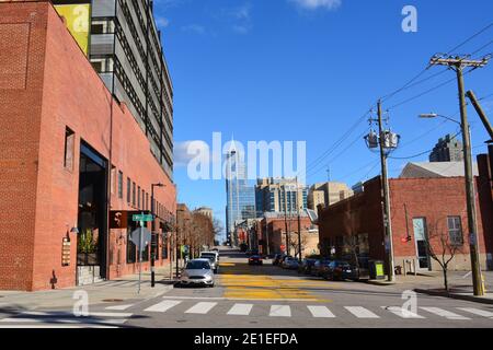 Blick nach Osten auf der Martin Street in der Innenstadt von Raleigh North Carolina Stockfoto