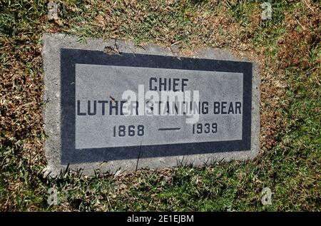 Los Angeles, Kalifornien, USA 29. Dezember 2020 EIN allgemeiner Blick auf die Atmosphäre von Chief Luther Standing Bear's Grave auf Hollywood Forever Cemetery am 29. Dezember 2020 in Los Angeles, Kalifornien, USA. Foto von Barry King/Alamy Stockfoto Stockfoto