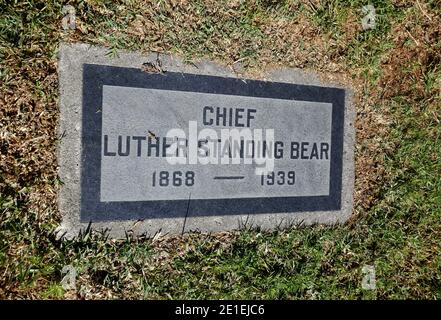 Los Angeles, Kalifornien, USA 29. Dezember 2020 EIN allgemeiner Blick auf die Atmosphäre von Chief Luther Standing Bear's Grave auf Hollywood Forever Cemetery am 29. Dezember 2020 in Los Angeles, Kalifornien, USA. Foto von Barry King/Alamy Stockfoto Stockfoto