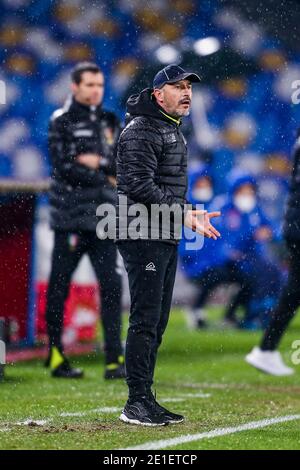 SpeziaÕs Italienischer Trainer Vincenzo Italiano gesticulate während der Serie A Fußballspiel SSC Napoli gegen Spezia Calcio. Spezia Calcio gewann 2-1 Stockfoto